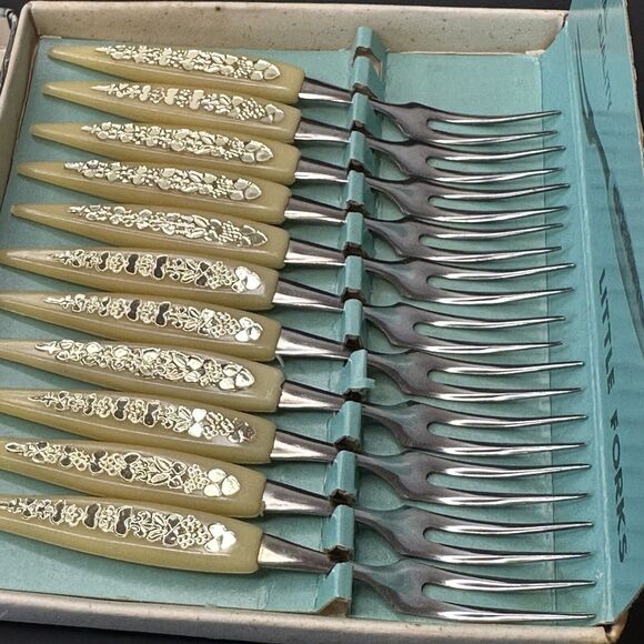 Vintage Little Fork Stainless Steel White Relish & Hors D'Oeuvre Fork Set of 11 - Picture 3 of 9